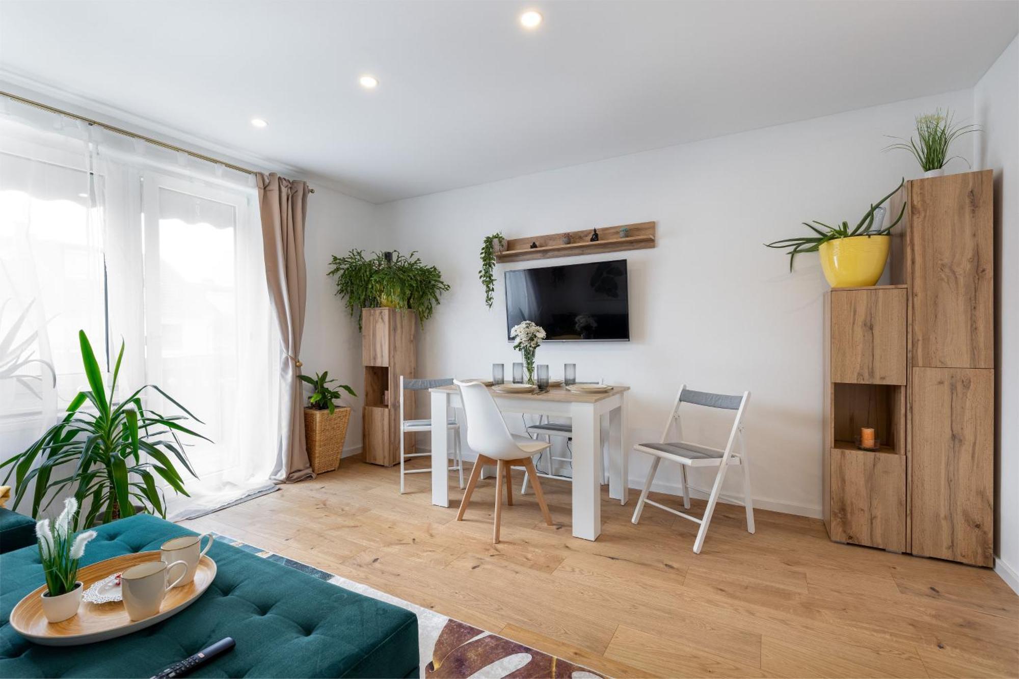 Schoenes, Modernes Apartment Mit Zwei Schlafzimmern - Zentral Mit Balkon Fuer 6 Personen モンタバウアー エクステリア 写真