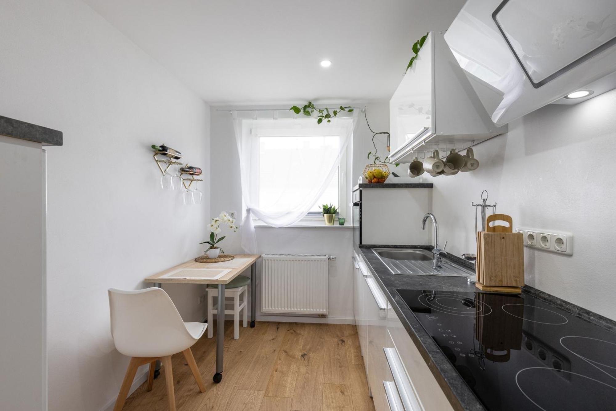 Schoenes, Modernes Apartment Mit Zwei Schlafzimmern - Zentral Mit Balkon Fuer 6 Personen モンタバウアー エクステリア 写真